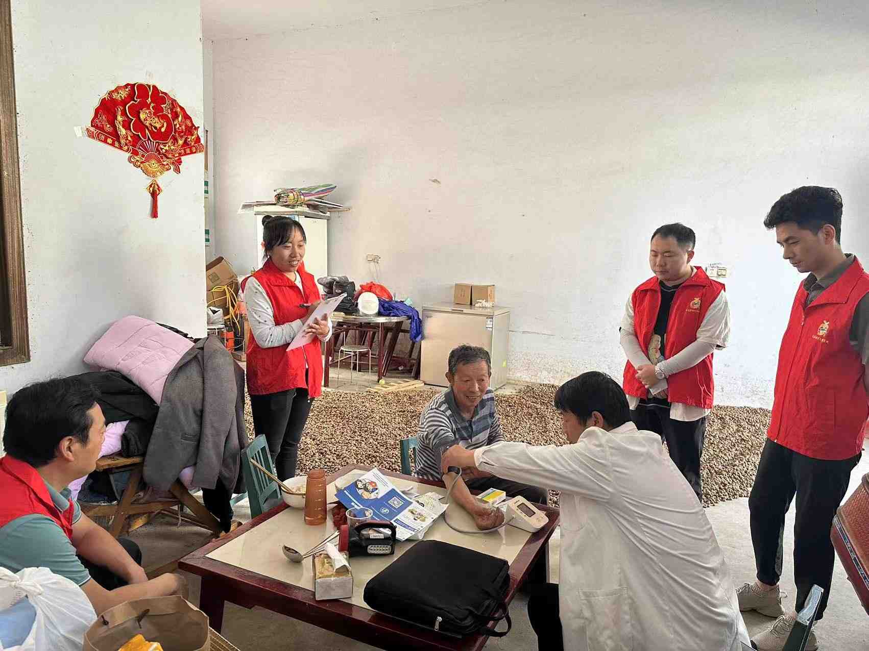 （五）开展“关爱生命 守护健康”主题文明实践活动 (1).jpg